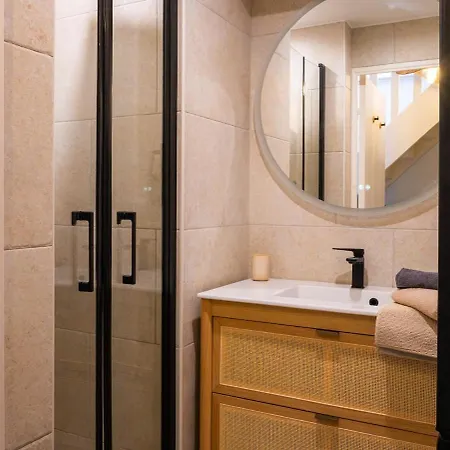 Duplex Cosy Avec Rooftop Vue Mer, Almanarre 耶尔