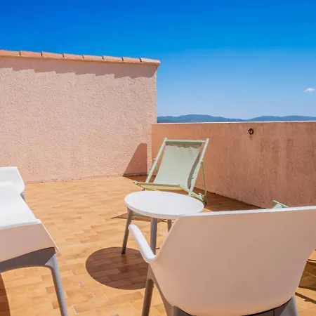 Duplex Cosy Avec Rooftop Vue Mer, Almanarre * 耶尔