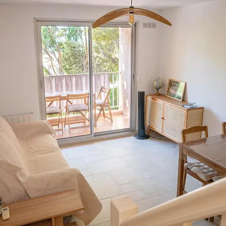 Duplex Cosy Avec Rooftop Vue Mer, Almanarre Apartmán *